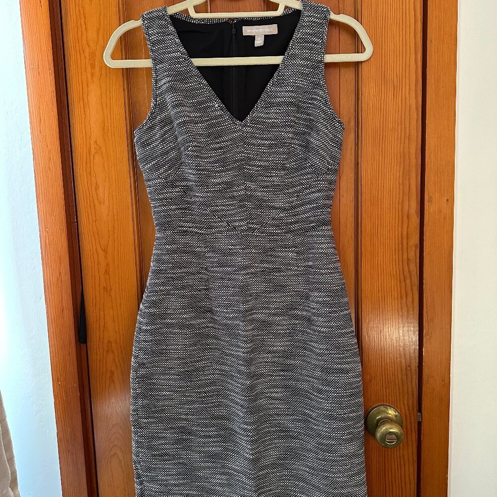 Banana Republic Women’s Woven Tweed Sheath Dress V-Neck with Back Slit - Size 0